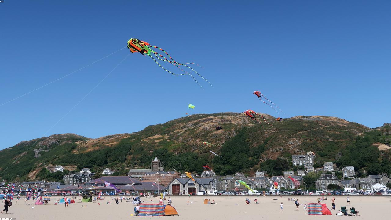 Barmouth beach and town with the Mawddach Estuary and Cadair Idris beyond, Cardigan Bay